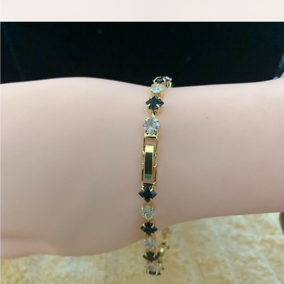 Elegant Gold and Black Bracelet - Picture 3 of 3